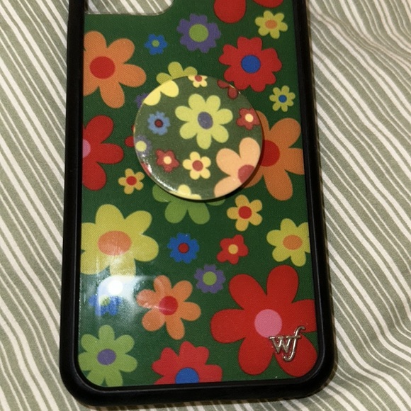 Wildflower bloom case with custom popsocket - Picture 3 of 5